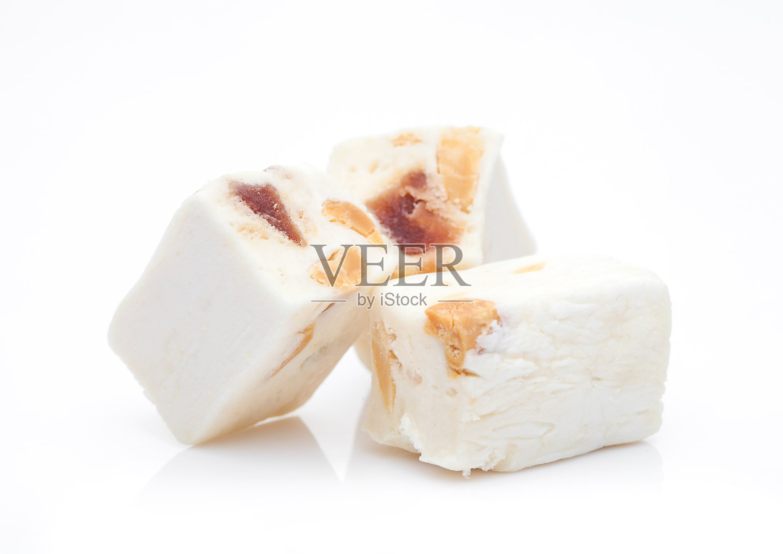 果仁牛轧糖条，传统的白糖照片摄影图片