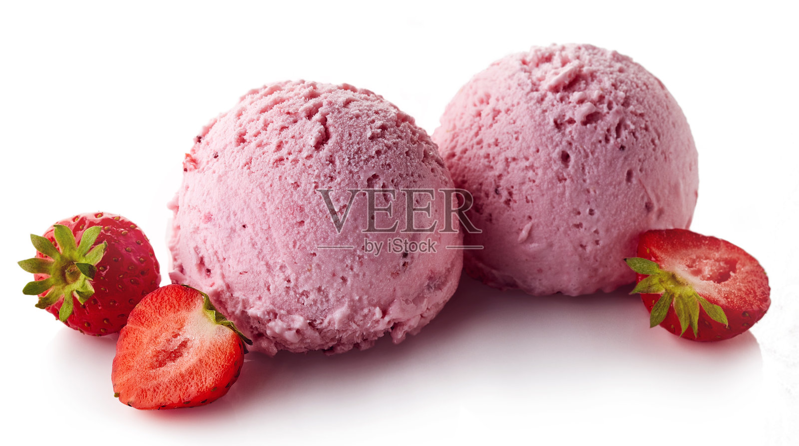 两个草莓冰淇淋球照片摄影图片