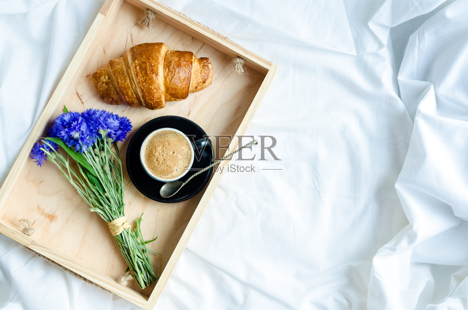 早餐在床上照片摄影图片