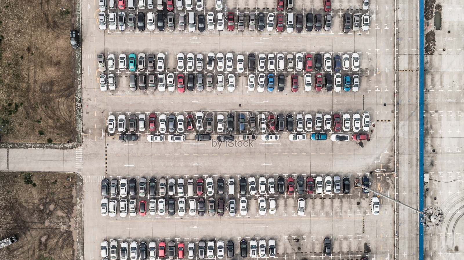 鸟瞰图的汽车停车场俯视图照片摄影图片