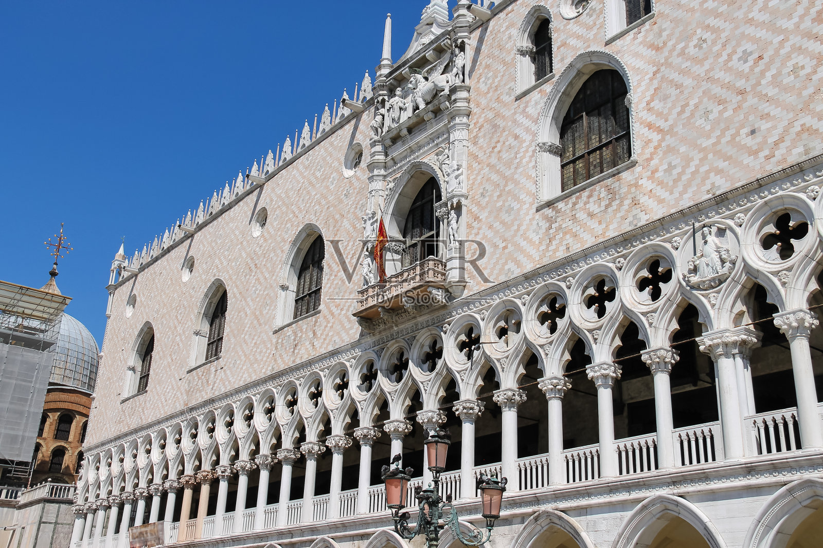 意大利威尼斯著名的总督宫的正面照片摄影图片