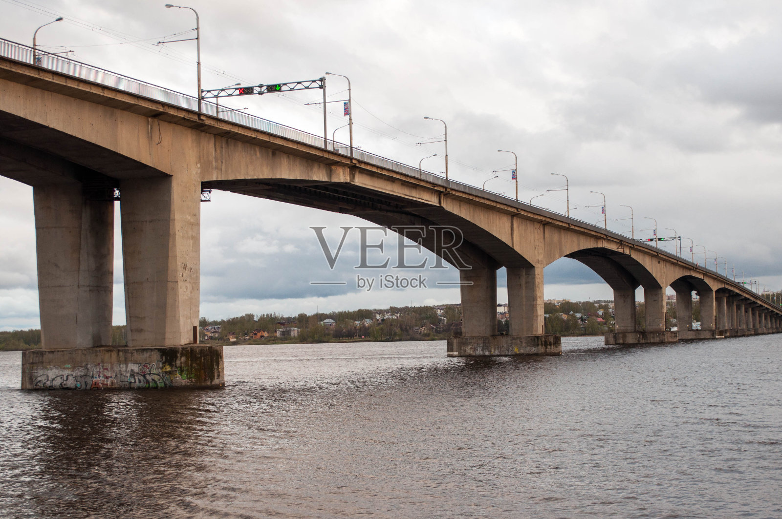 河上的桥照片摄影图片