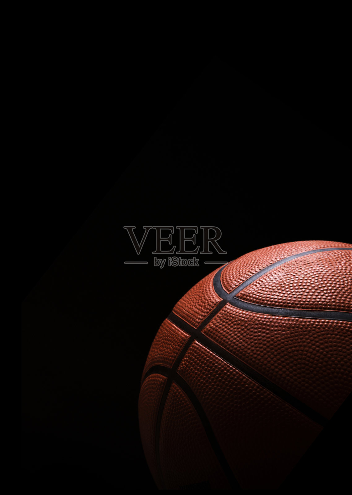 篮球孤立在黑色照片摄影图片