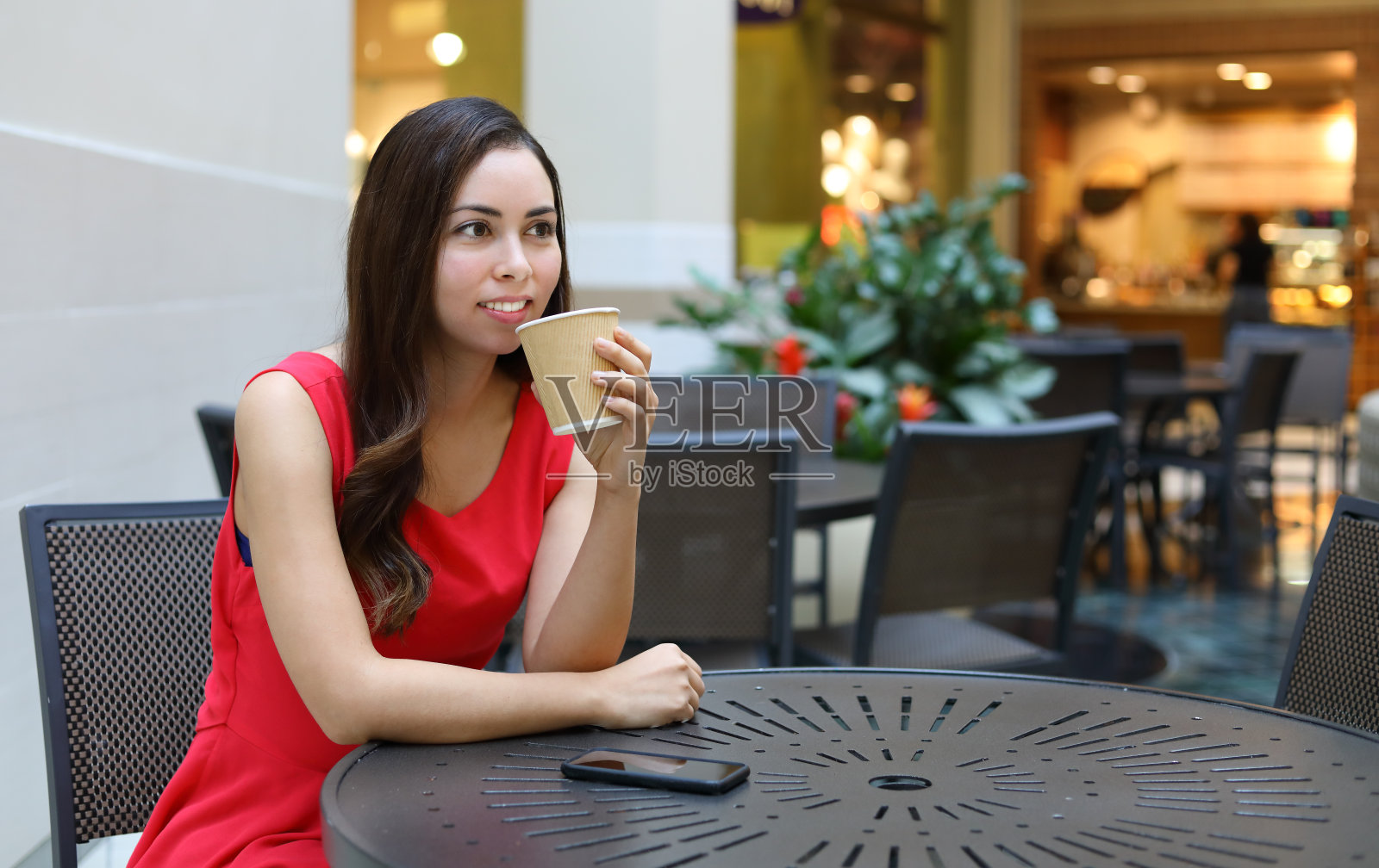 西班牙购物者在喝咖啡休息照片摄影图片