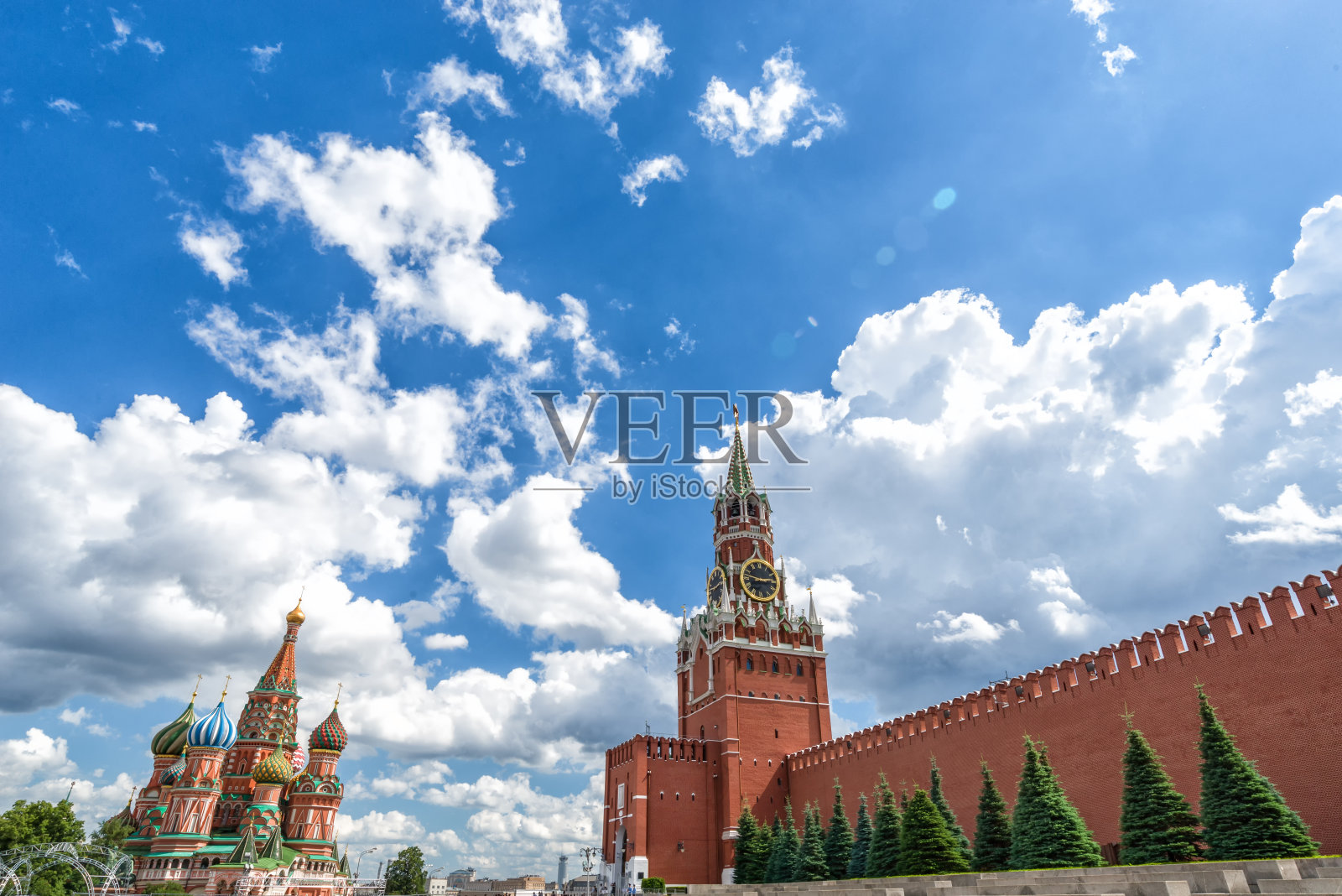 欧洲。俄罗斯。莫斯科。莫斯科克里姆林宫，一个晴朗的夏日照片摄影图片