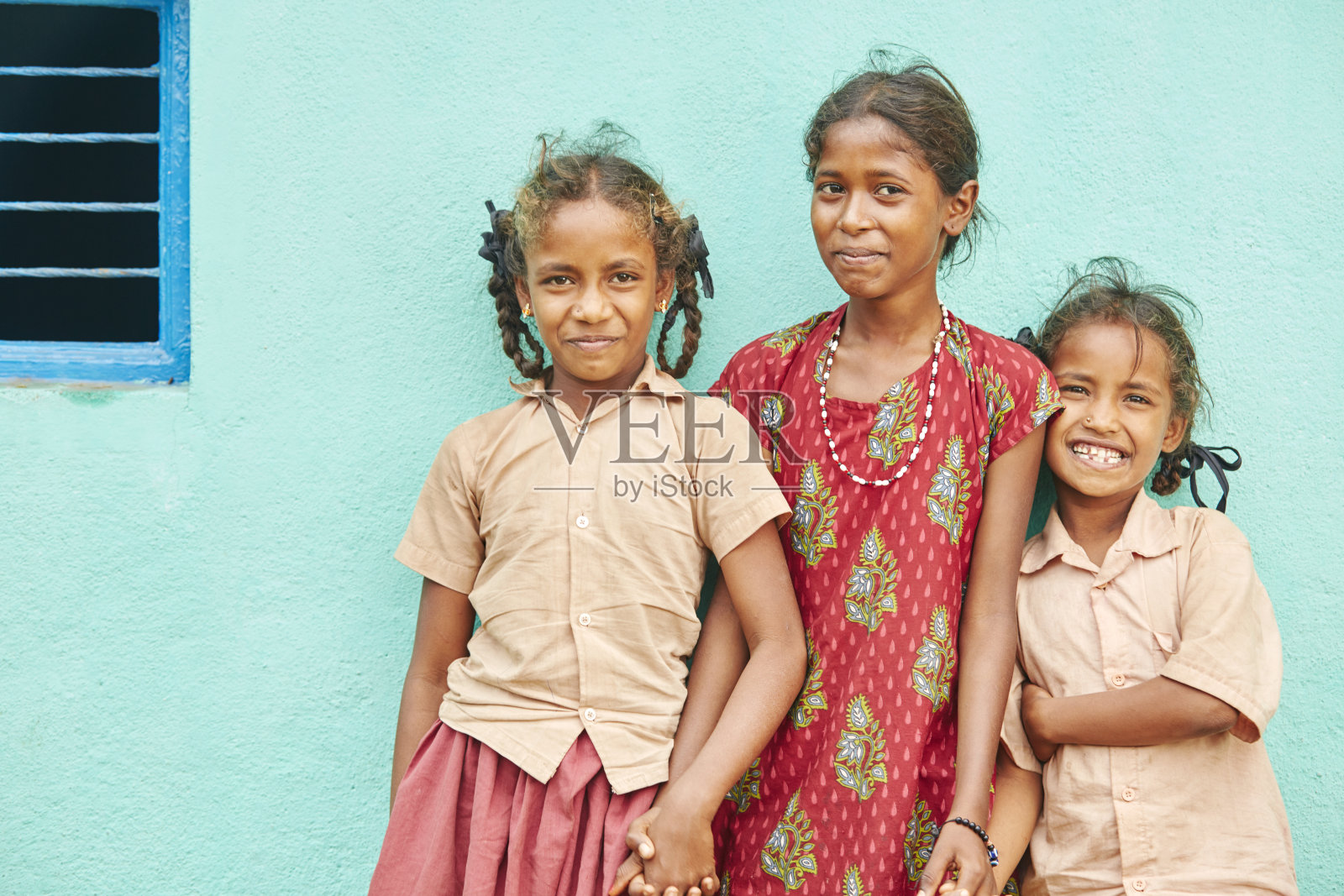 快乐可爱的印度姐妹照片摄影图片