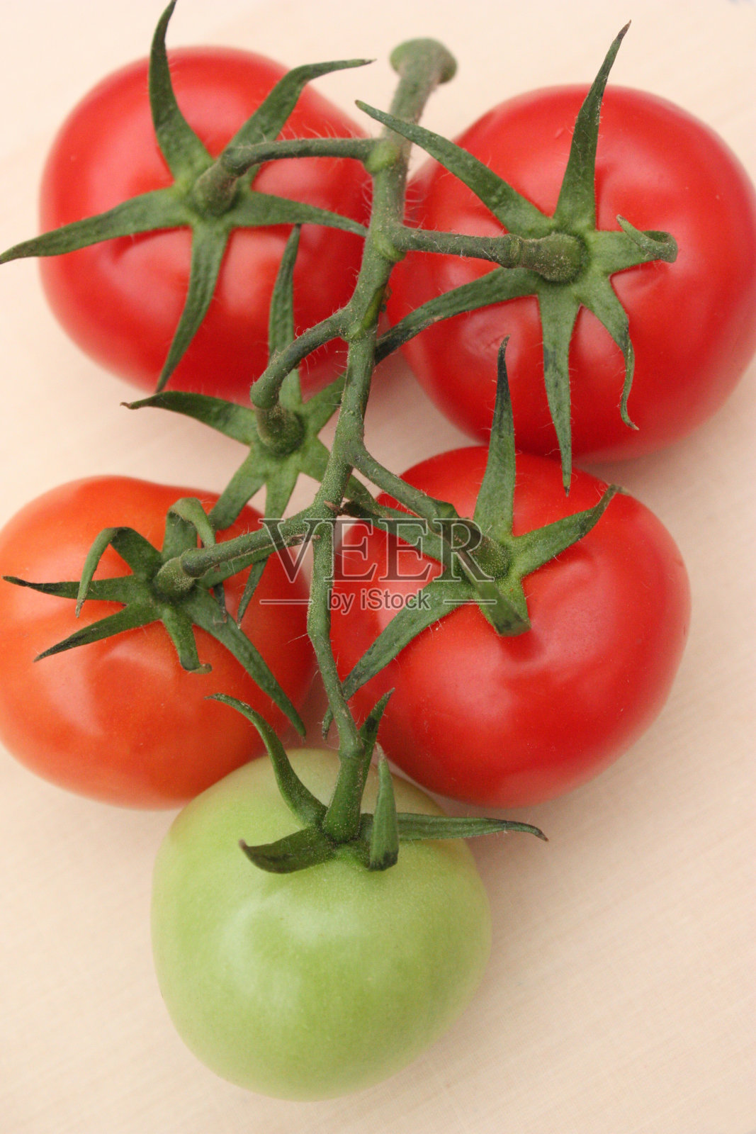 红绿番茄串照片摄影图片