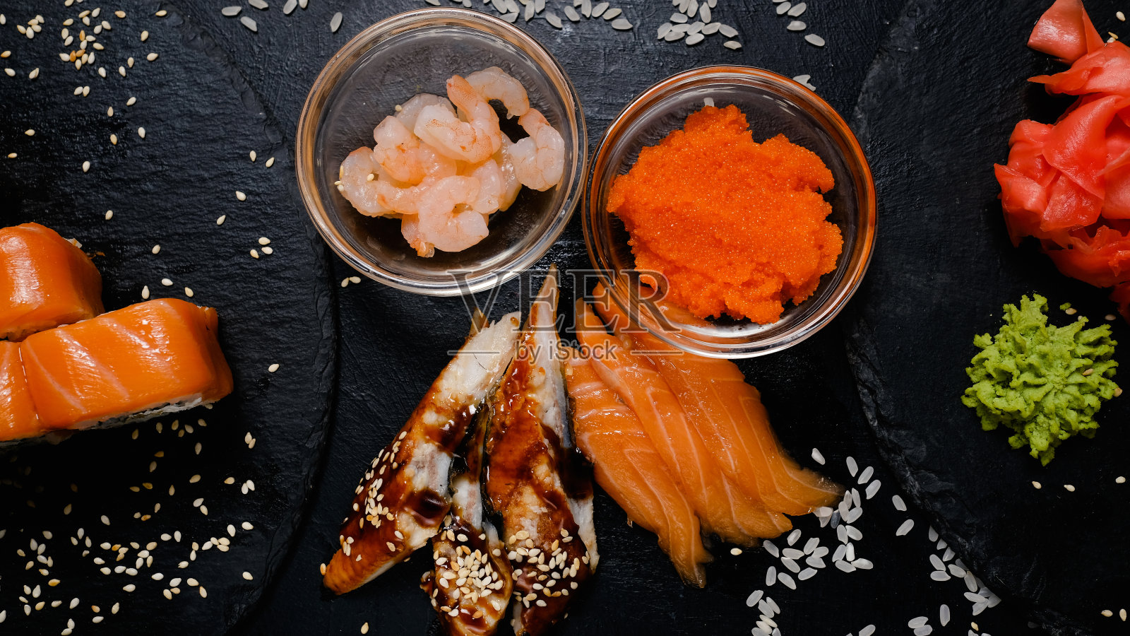 寿司配料三文鱼鳗鱼虾亚洲餐照片摄影图片