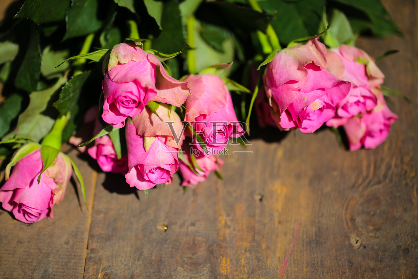 粉红玫瑰木背景，拷贝空间，母亲节，生日照片摄影图片