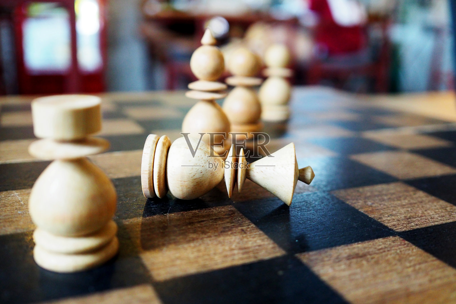象棋概念拯救象棋和战略拯救。照片摄影图片