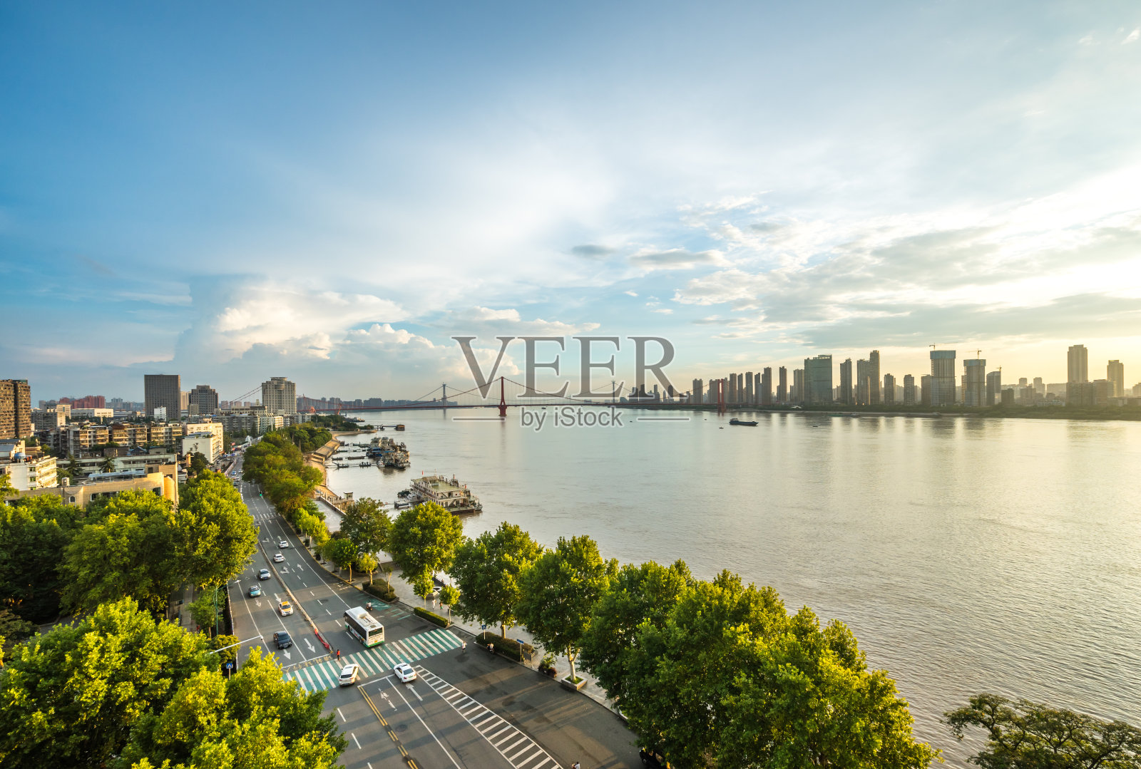 中国武汉全景城市天际线照片摄影图片