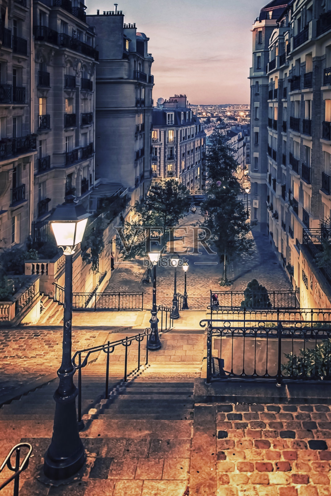 日落时的巴黎城市景观照片摄影图片