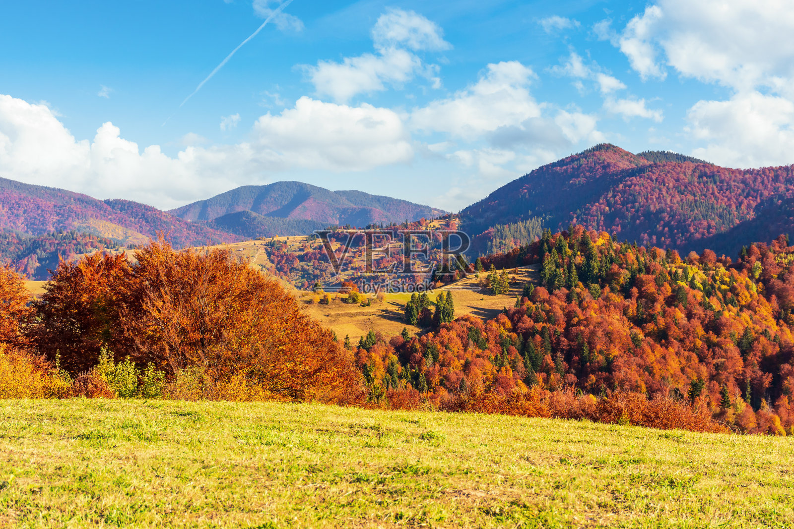 秋天的山间乡村照片摄影图片
