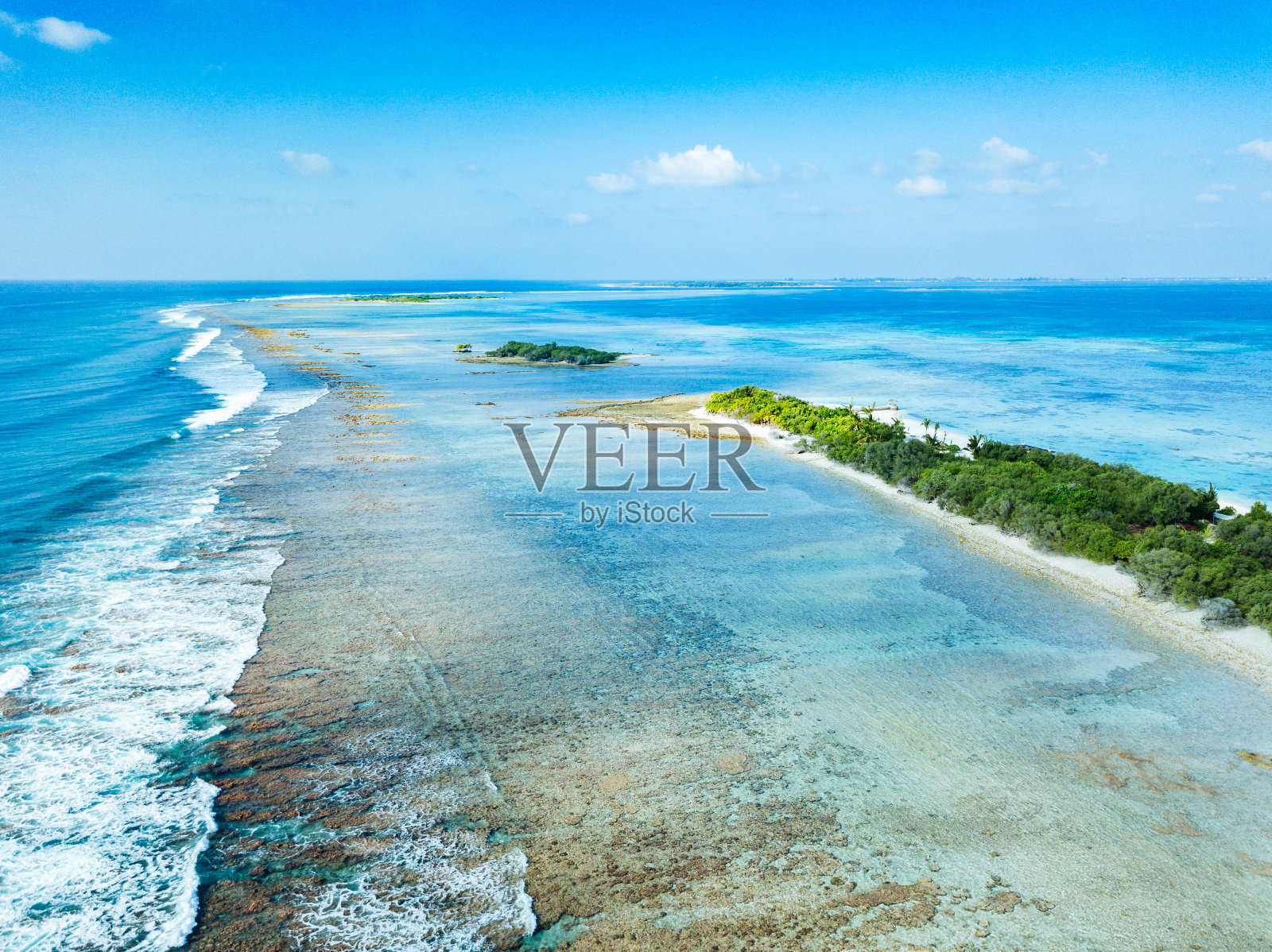鸟瞰图的Canareef度假村马尔代夫，Herathera岛，阿杜环礁照片摄影图片