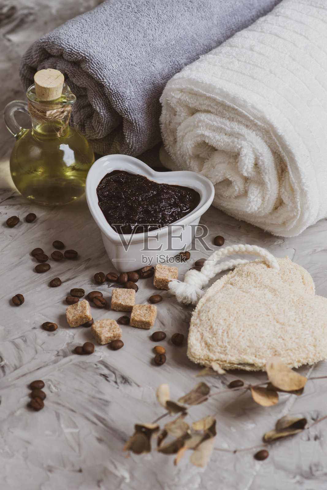 自制巧克力、咖啡、糖、盐磨砂膏的天然成分照片摄影图片