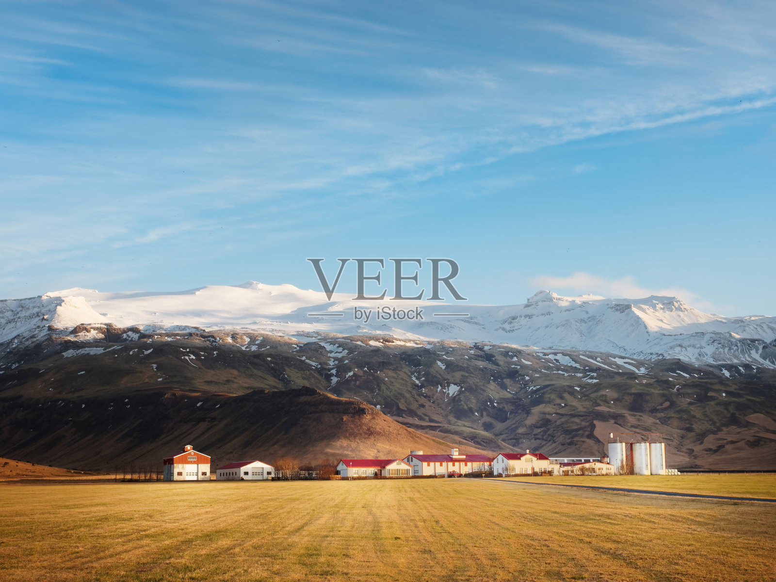 Eyjafjallajökull和Thorvaldseyri农场，冰岛南部冬季照片摄影图片