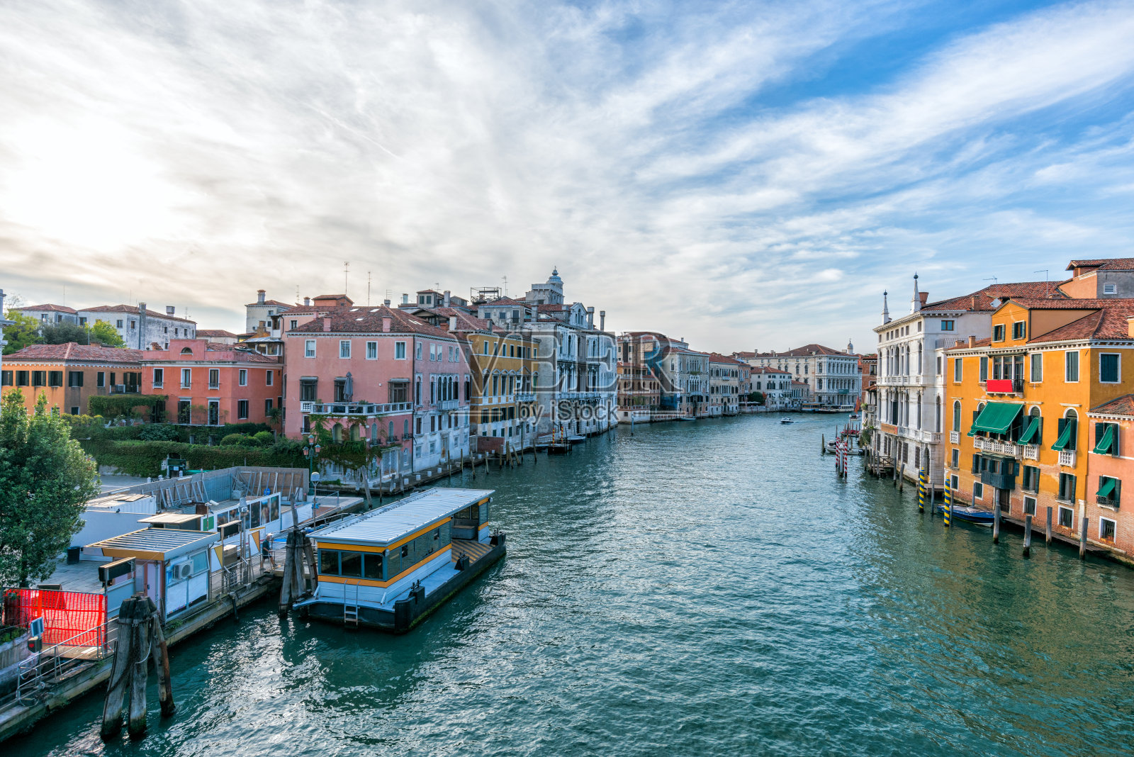 意大利。威尼斯。城市景观威尼斯大运河与船只照片摄影图片