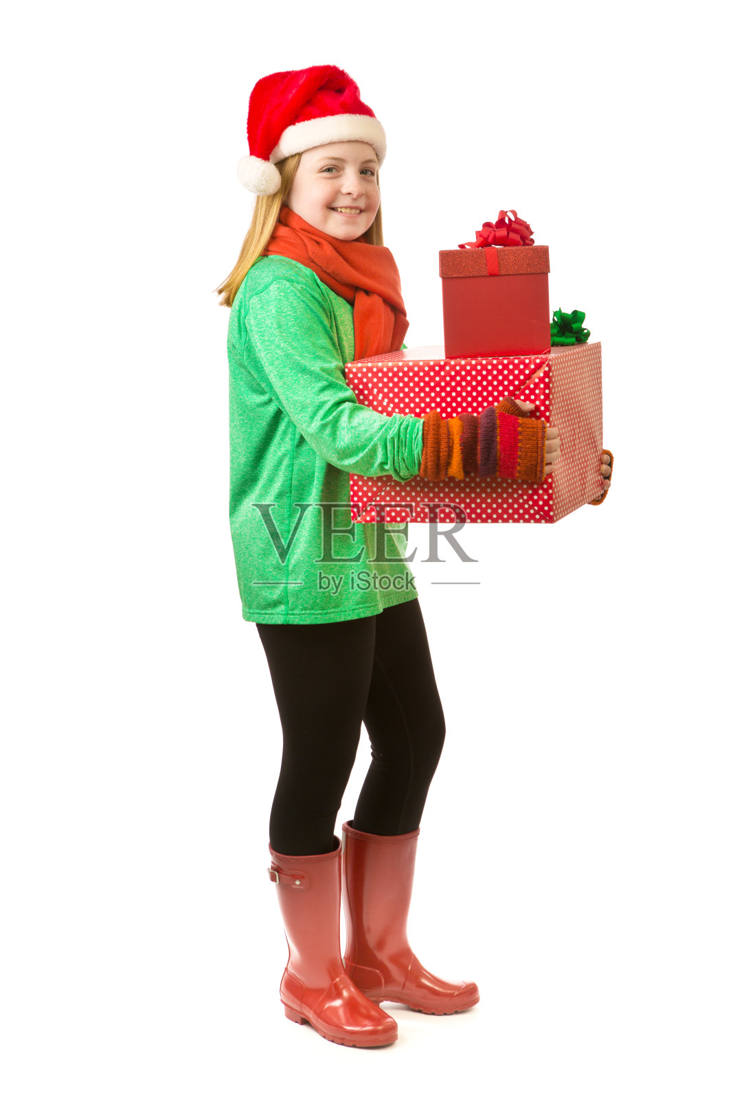 少女与圣诞礼物的白色背景照片摄影图片