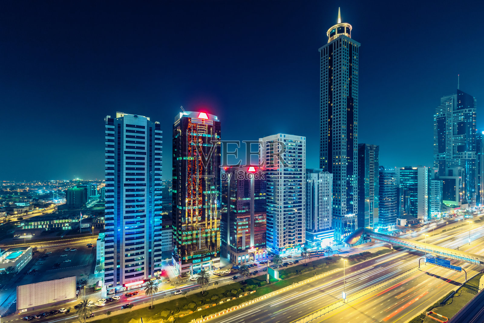阿联酋迪拜市中心夜间鸟瞰图照片摄影图片
