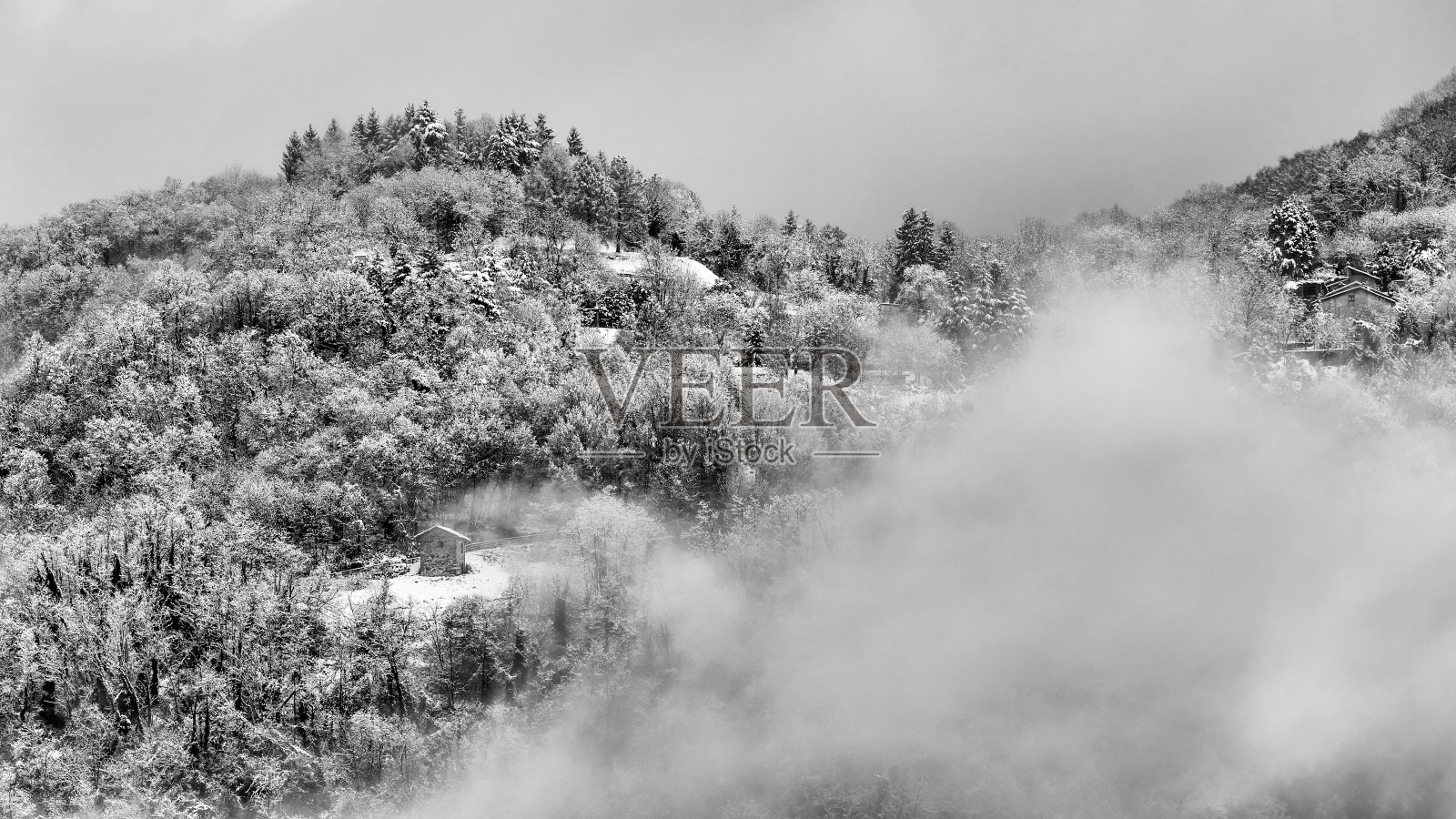 雪山，黑白相间的风景照片摄影图片
