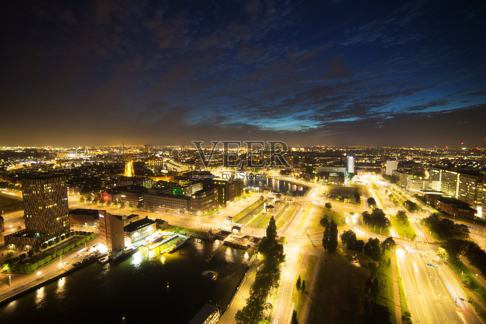 鸟瞰鹿特丹的天际线照片摄影图片