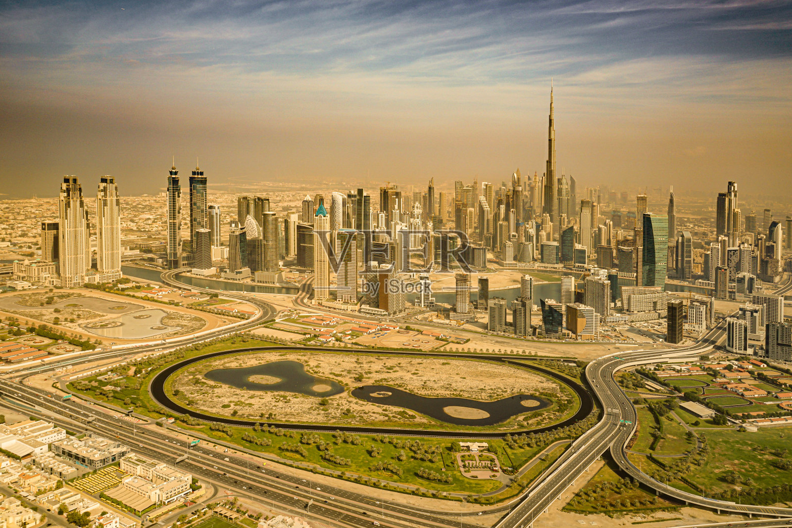 迪拜城市景观(阿拉伯联合酋长国)照片摄影图片
