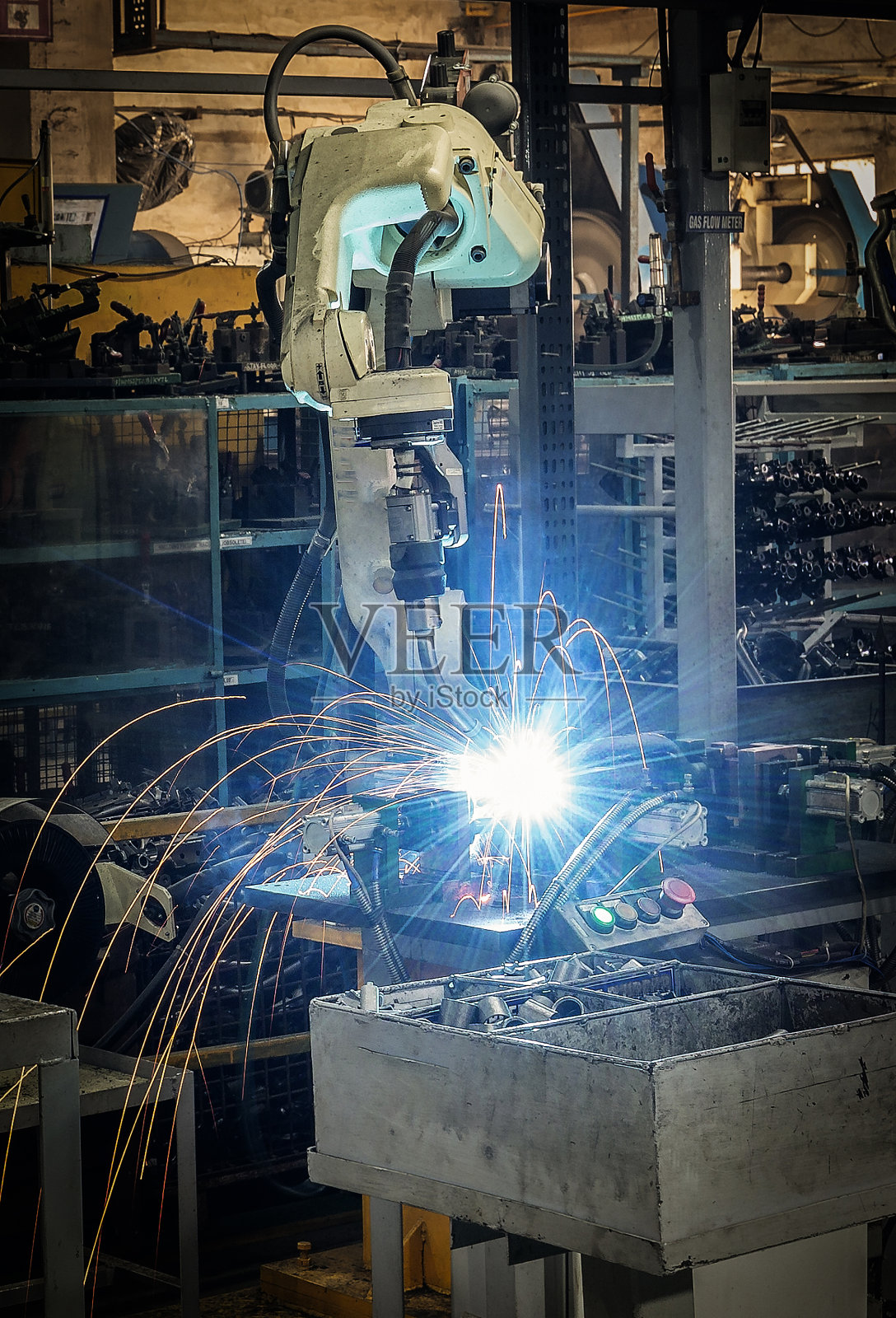 工业产品的机器人焊接照片摄影图片