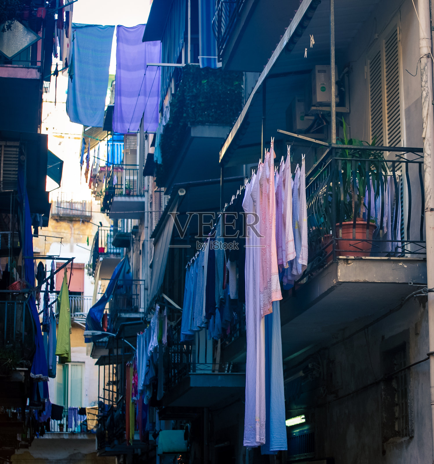 意大利那不勒斯的洗衣日照片摄影图片