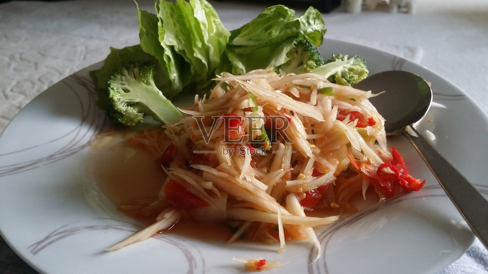 辣木瓜沙拉，泰国菜照片摄影图片