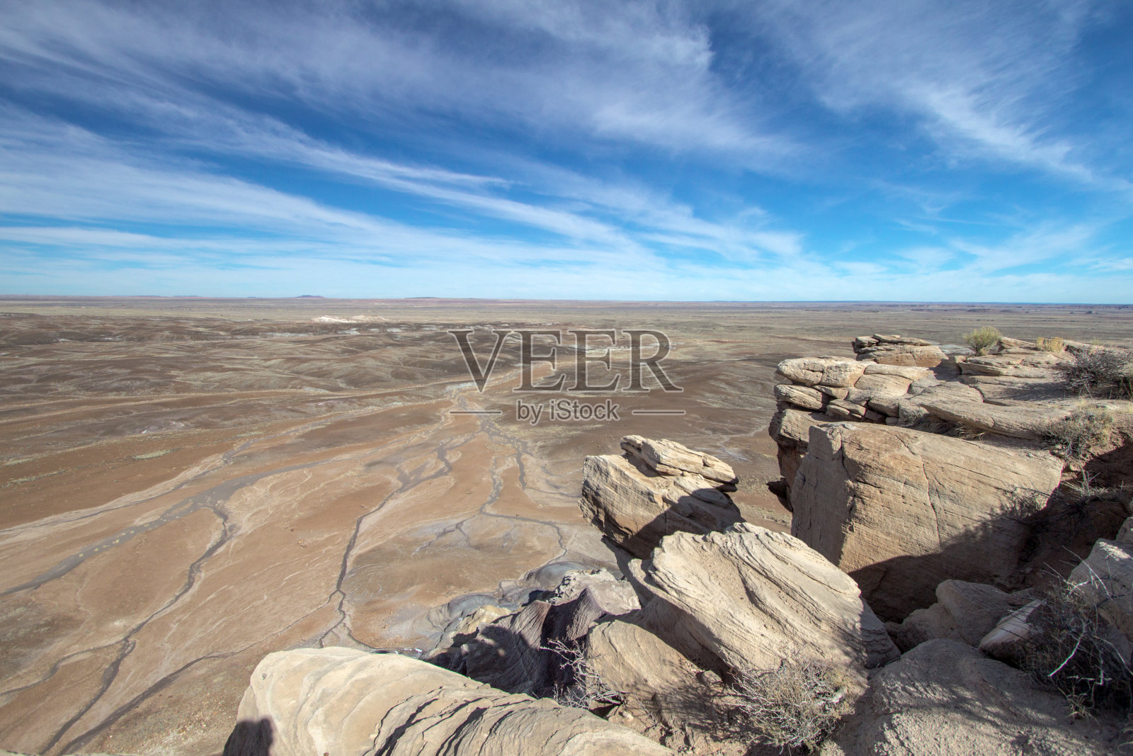 俯瞰美国亚利桑那州的彩色沙漠国家公园照片摄影图片