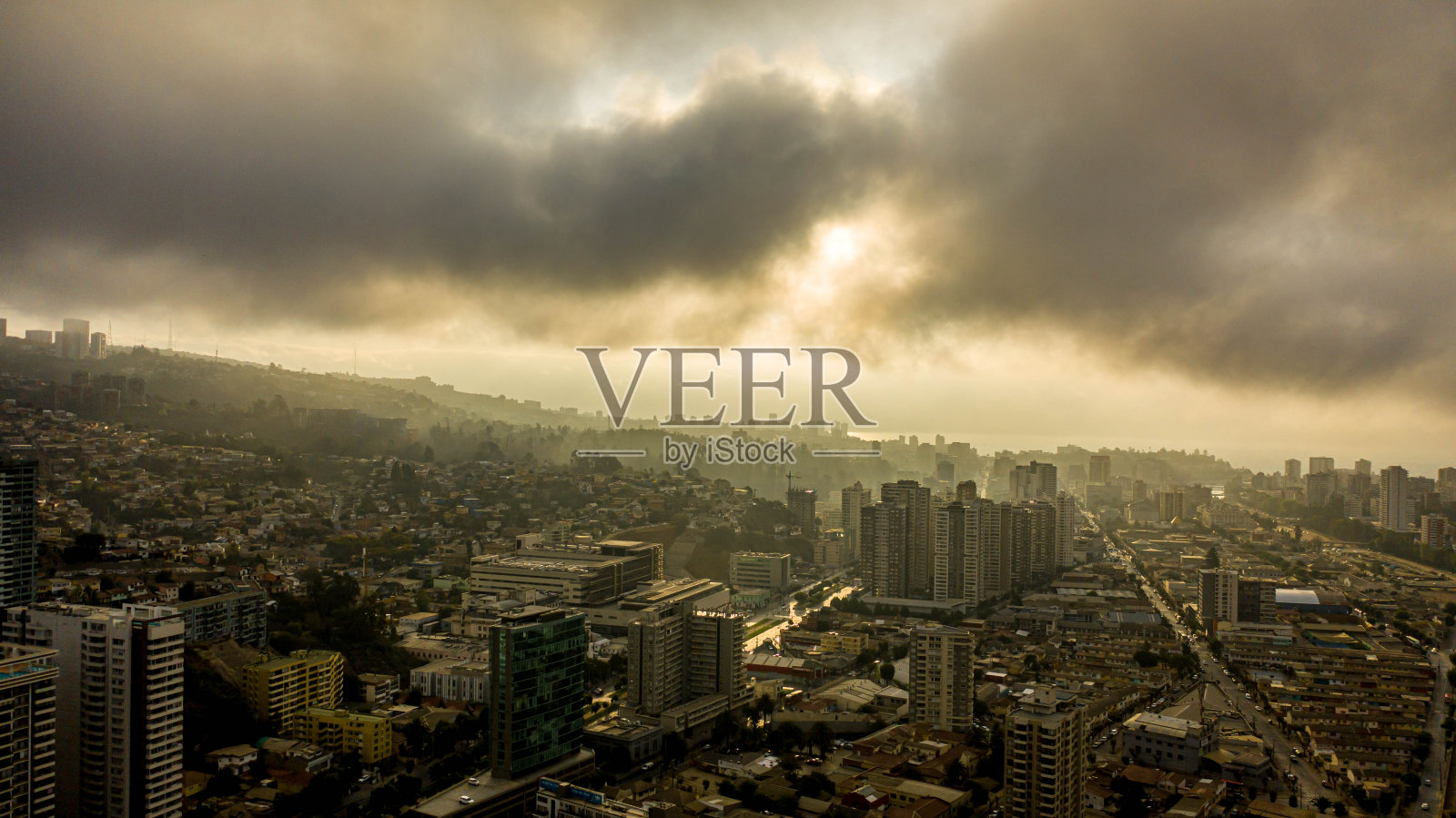 从维纳德尔马多云的一天鸟瞰图照片摄影图片