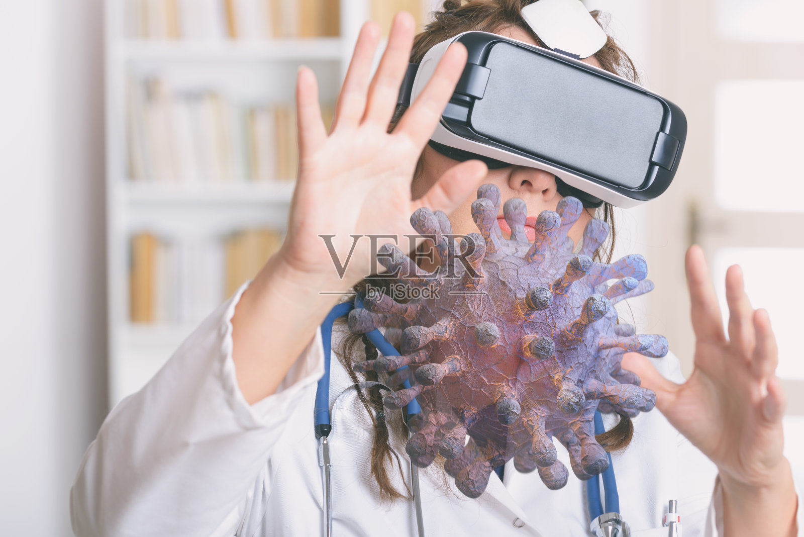 医生使用虚拟现实头盔照片摄影图片