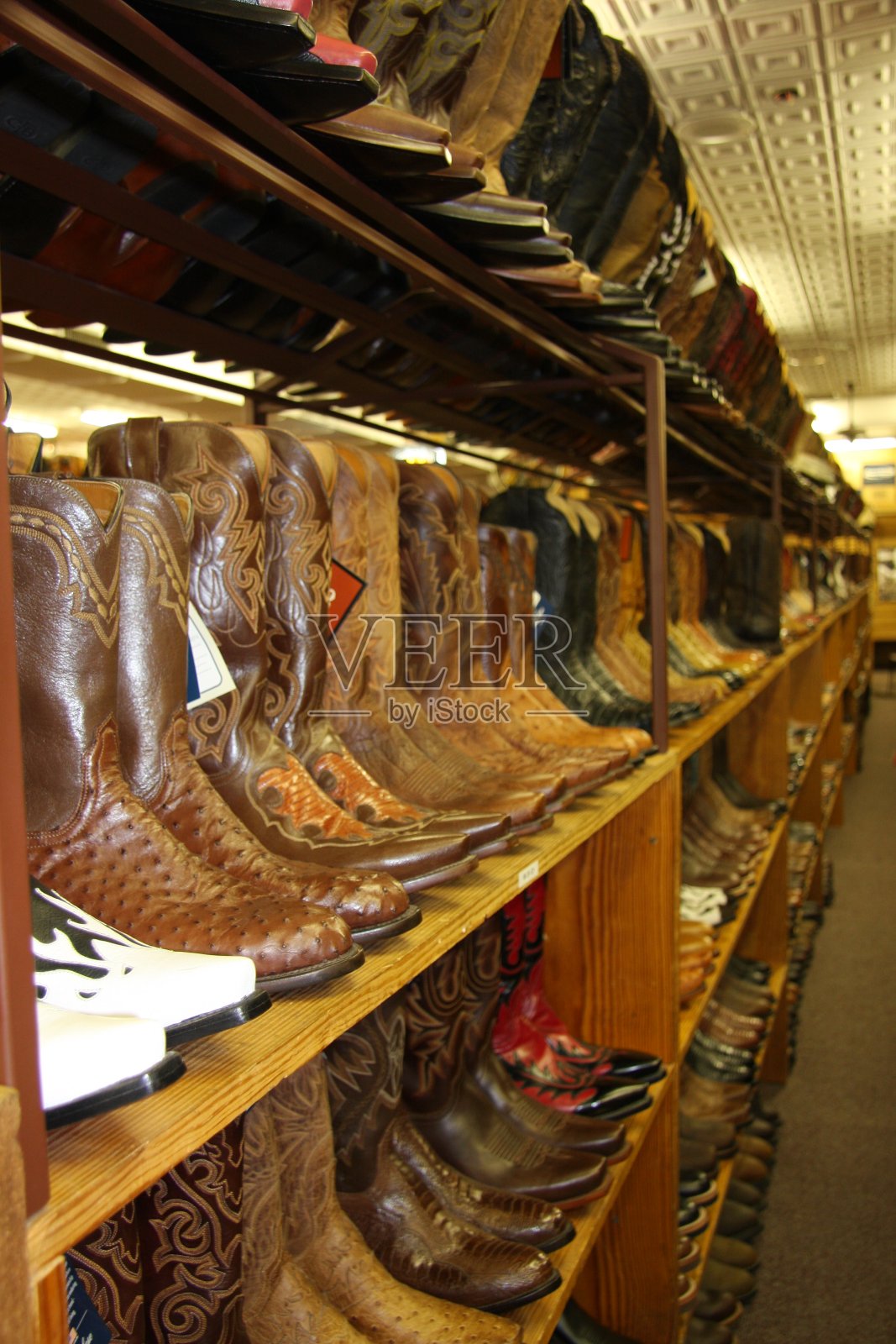 德克萨斯州奥斯汀的一排排牛仔靴照片摄影图片