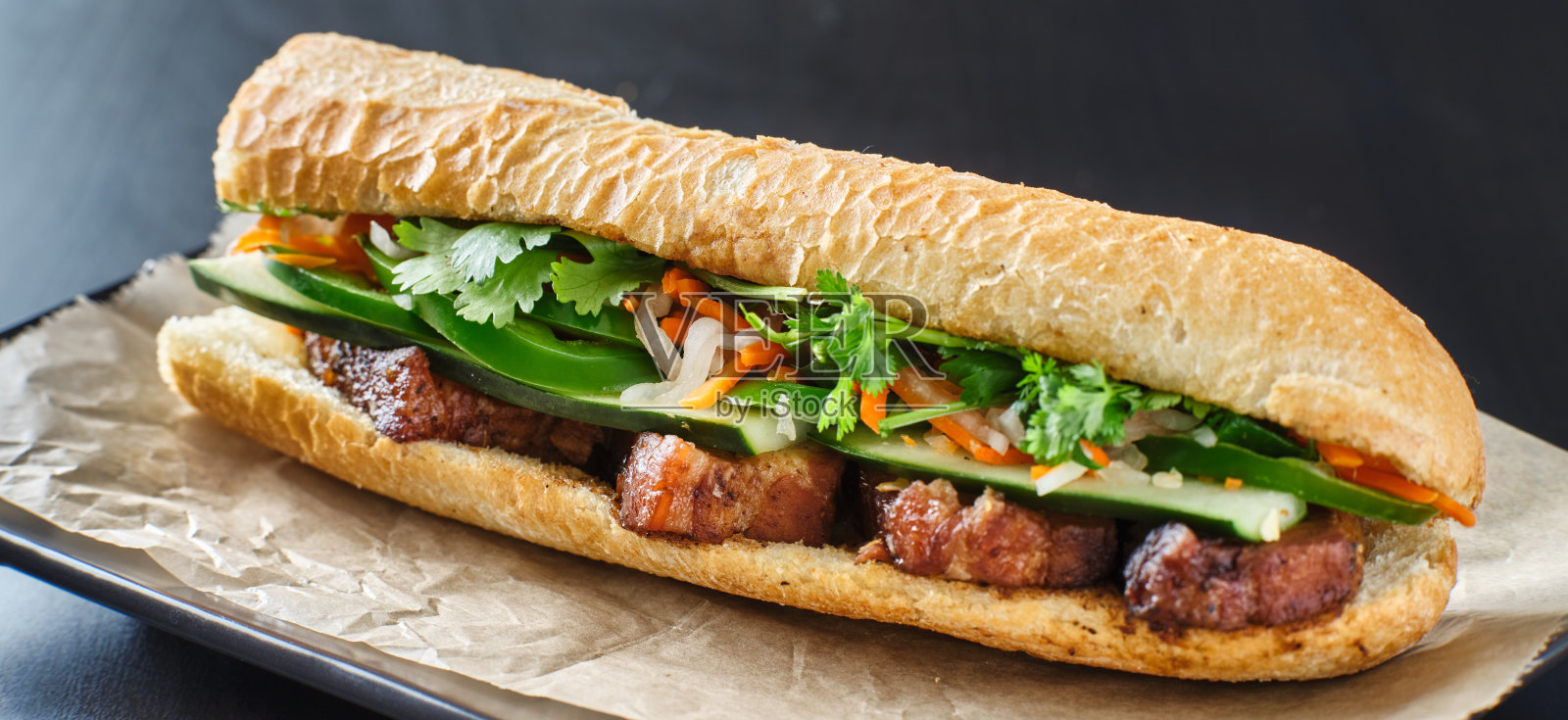 越南五花肉三明治照片摄影图片