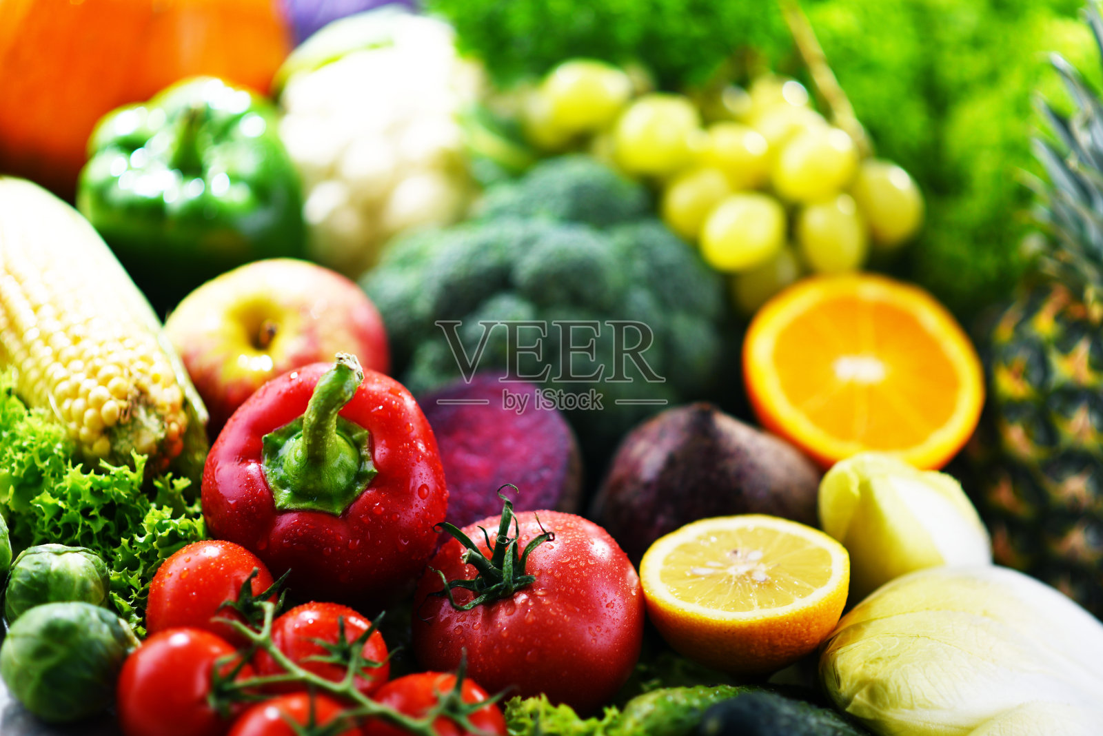 由多种新鲜蔬菜和水果组成照片摄影图片