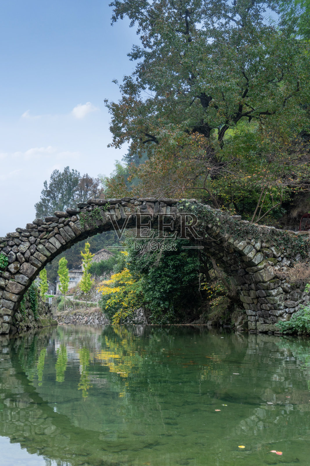 中国浙江省的一座石桥照片摄影图片