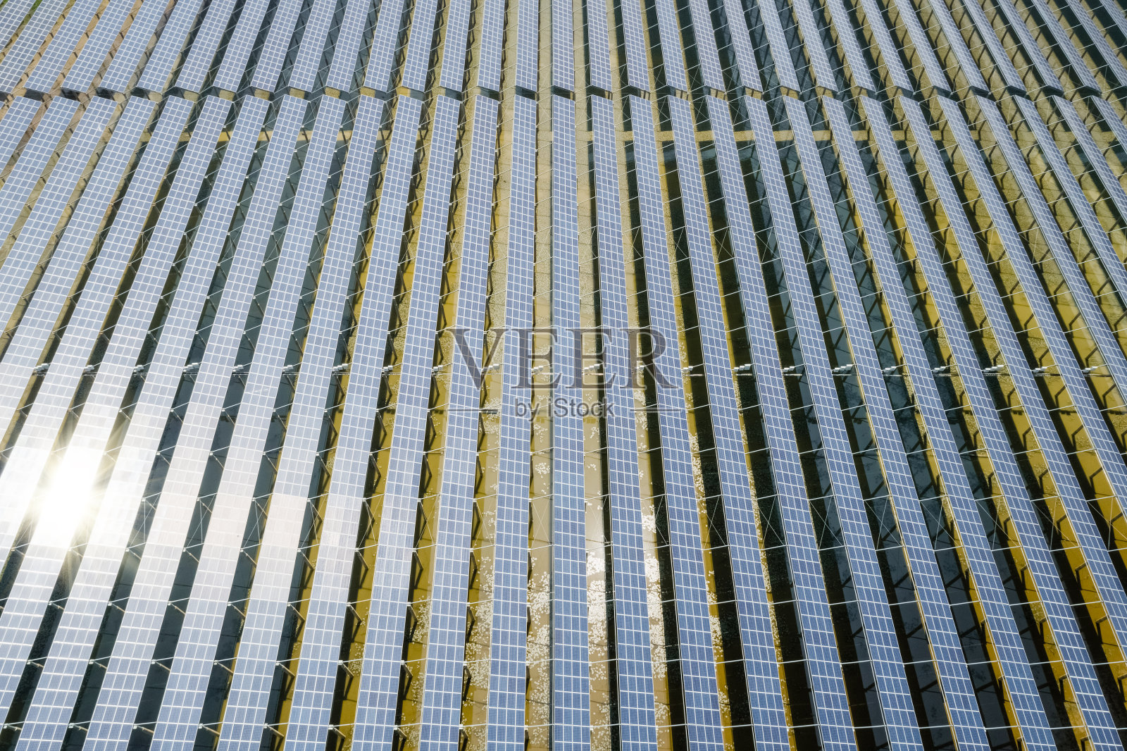 太阳能发电站鸟瞰图照片摄影图片