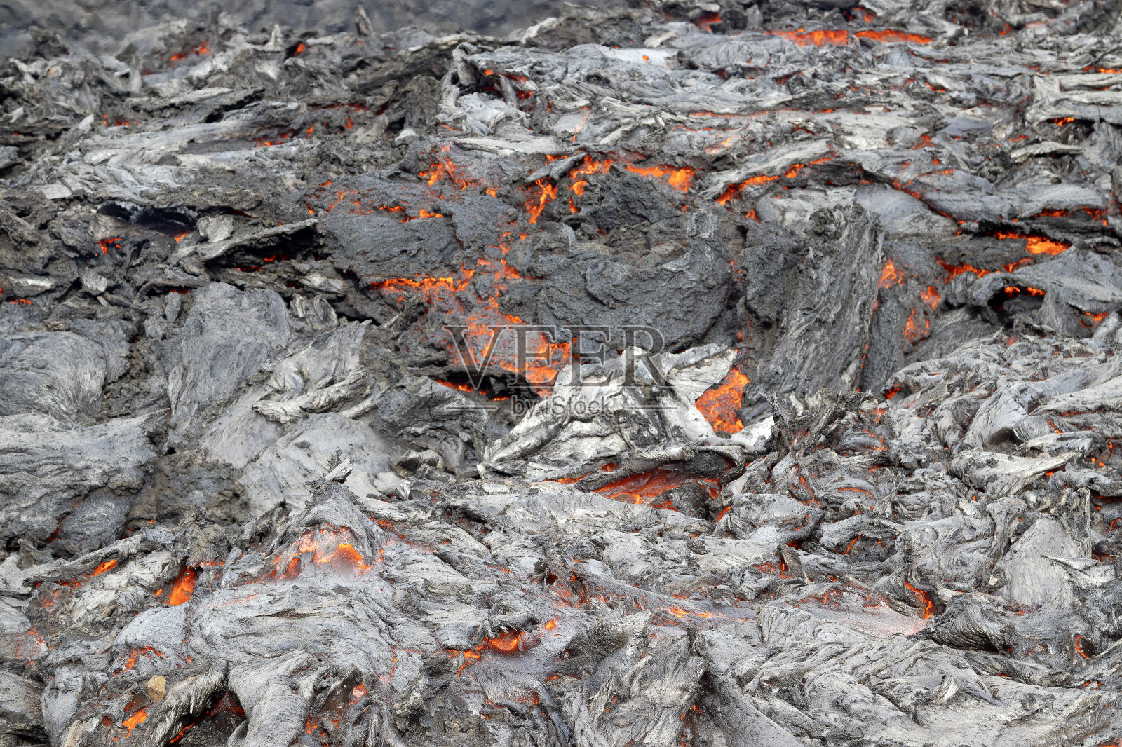 火山熔岩的纹理。冰岛Fagradalsfjall火山爆发。照片摄影图片