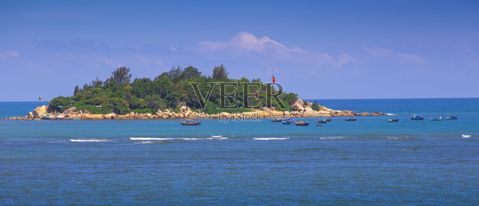 位于越南海岸的一个岛屿照片摄影图片