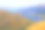滑翔伞-悬挂滑翔雄伟的皇后镇城市景观和引人注目的雪山山脉从鲍勃的山峰，奥塔哥，田园诗般的南新西兰素材图片