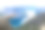 徒步旅行者站在巨魔之舌上，欣赏挪威湖的全景素材图片