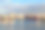 埃及赫尔加达海港的白色游艇。红海上有旅游船的港口素材图片